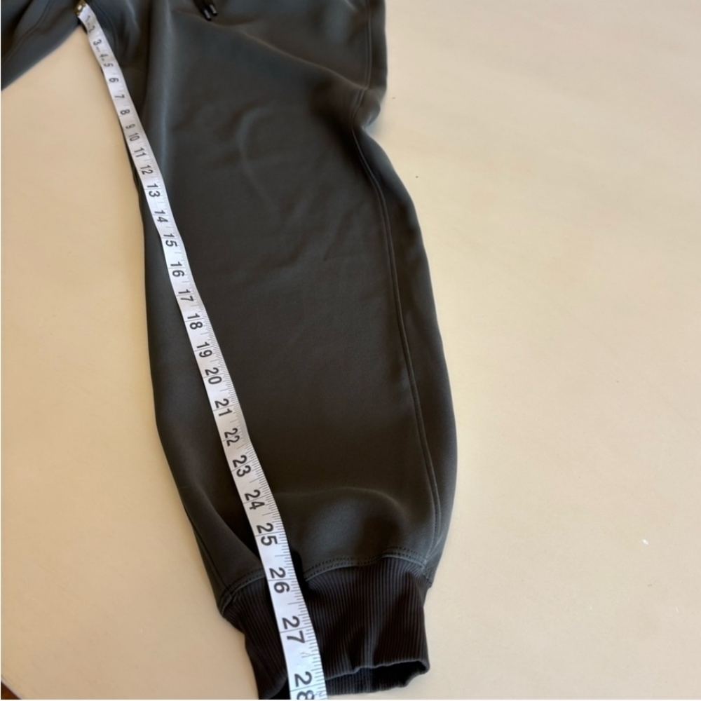 Lululemon On the Fly Jogger Dark Olive Sz 8 - Picture 9 of 9